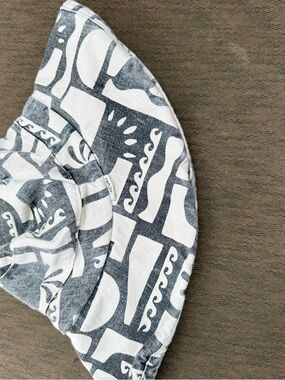 Rip Curl Gray and White Patterned Bucket Hat